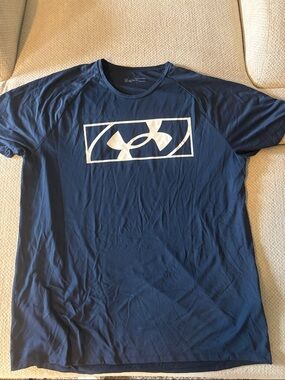 Under Armour Navy Short Sleeve Logo Tee with White Graphic